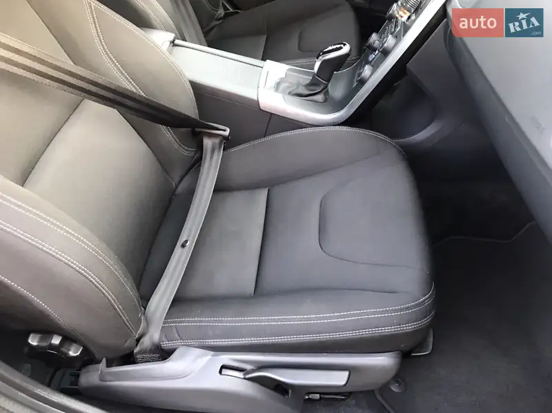 Volvo V60 2017 VIN YV1FW7880H2372273 фото оголошення 26 з 87