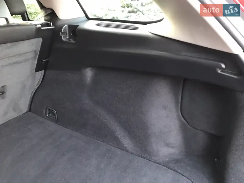 Volvo V60 2017 VIN YV1FW7880H2372273 фото оголошення 37 з 87