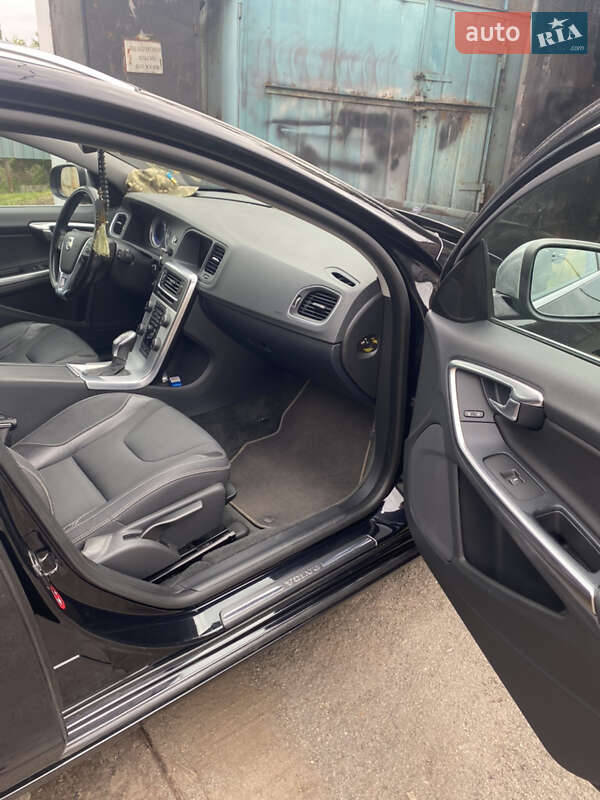 Универсал Volvo V60 2012 в Кривом Роге