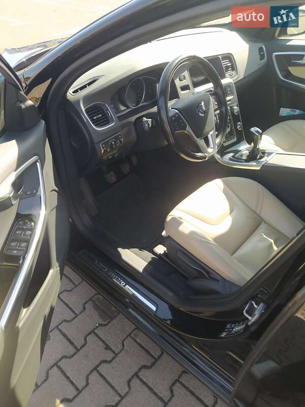 Универсал Volvo V60 2018 в Житомире