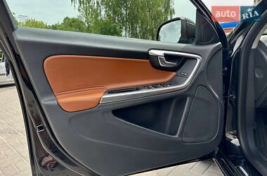 Универсал Volvo V60 2011 в 