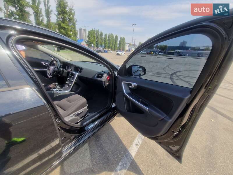 Универсал Volvo V60 2012 в Киеве