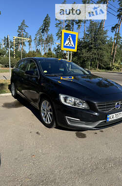 Універсал Volvo V60 2014 в Чернігові