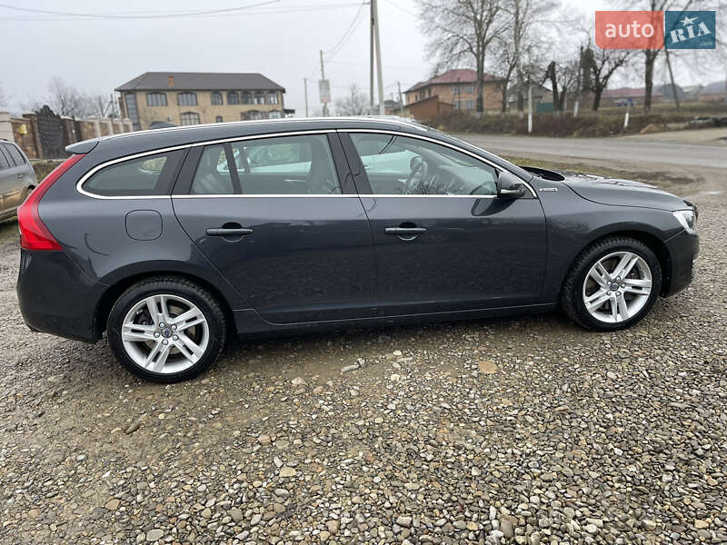 Универсал Volvo V60 2015 в Черновцах фото 7 Универсал Volvo V60 2015 в Черновцах