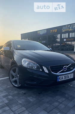 Универсал Volvo V60 2011 в Макарове