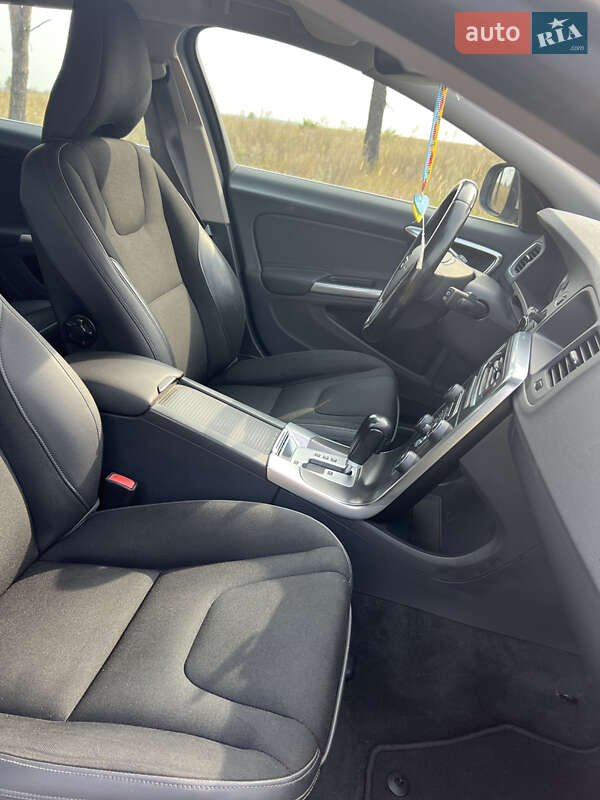 Універсал Volvo V60 2011 в Києві