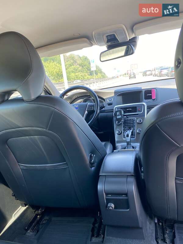 Универсал Volvo V60 2014 в Киеве фото 14 Универсал Volvo V60 2014 в Киеве