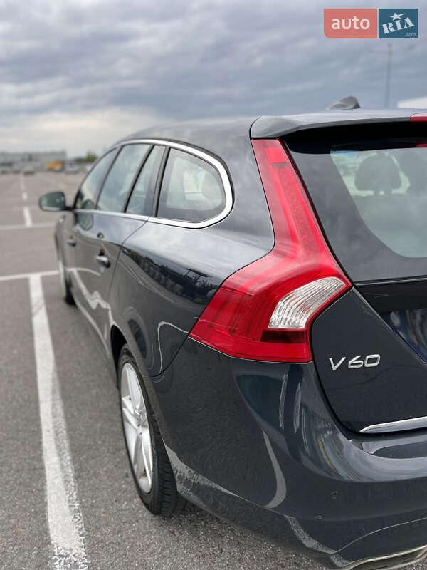 Универсал Volvo V60 2015 в Львове фото 5 Универсал Volvo V60 2015 в Львове