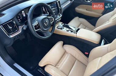 Универсал Volvo V60 2020 в 