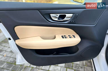 Универсал Volvo V60 2020 в 