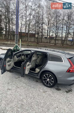 Універсал Volvo V60 2020 в Чернівцях