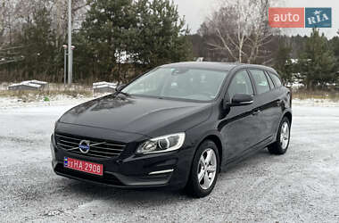 Універсал Volvo V60 2015 в Радивиліві