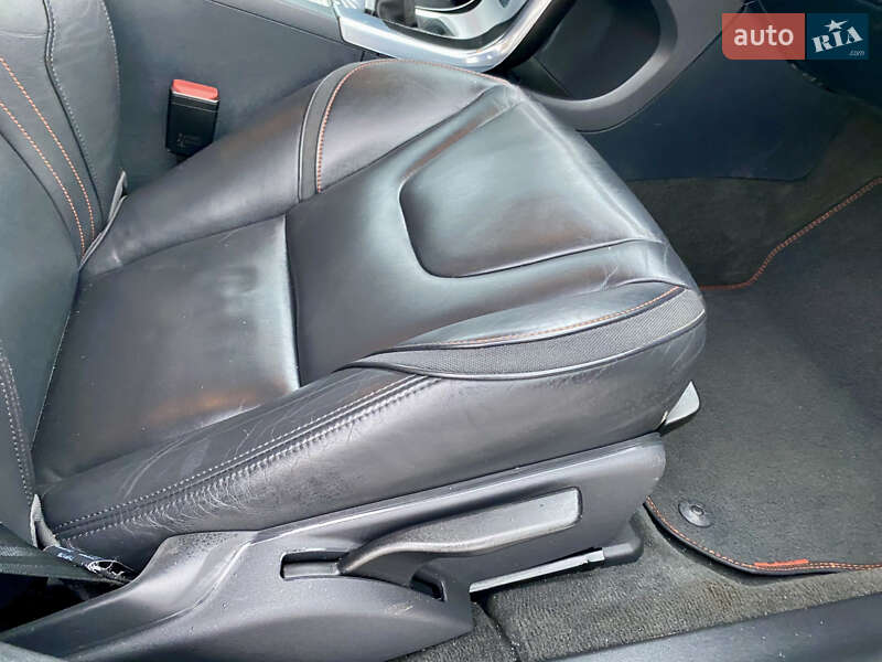 Универсал Volvo V60 2016 в Львове фото 40 Универсал Volvo V60 2016 в Львове