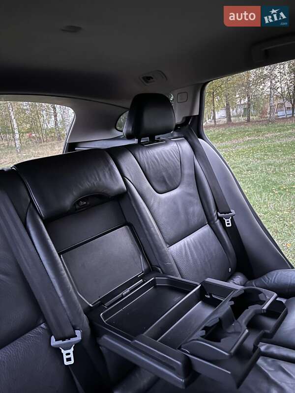 Универсал Volvo V60 2011 в Костополе