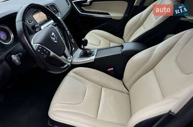 Универсал Volvo V60 2012 в 