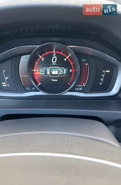 Универсал Volvo V60 2013 в 