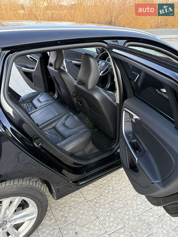 Универсал Volvo V60 2013 в Львове