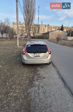Универсал Volvo V60 2016 в 