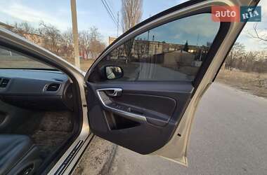 Универсал Volvo V60 2016 в 