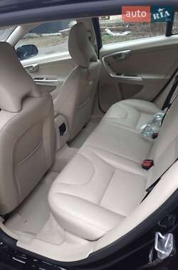 Універсал Volvo V60 2015 в 