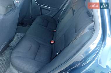 Универсал Volvo V60 2012 в 