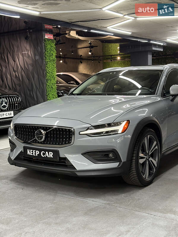 Универсал Volvo V60 2024 в Одессе