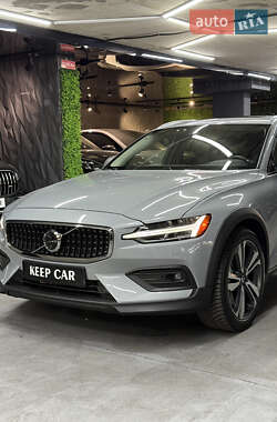 Универсал Volvo V60 2024 в 