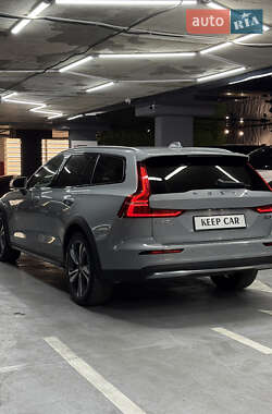 Универсал Volvo V60 2024 в 