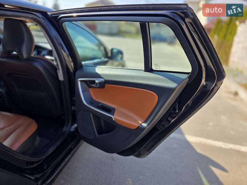 Универсал Volvo V60 2014 в Львове
