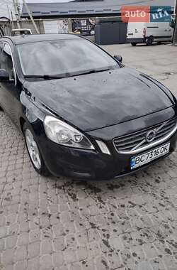 Универсал Volvo V60 2012 в 