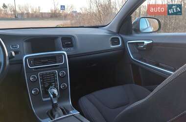 Универсал Volvo V60 2014 в 