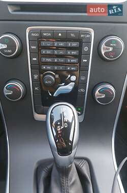Универсал Volvo V60 2014 в 