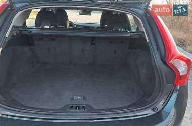 Универсал Volvo V60 2014 в 