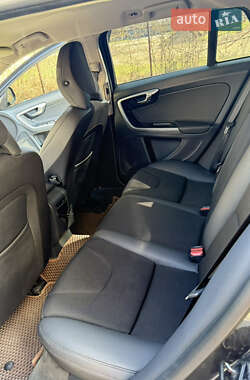 Универсал Volvo V60 2011 в 