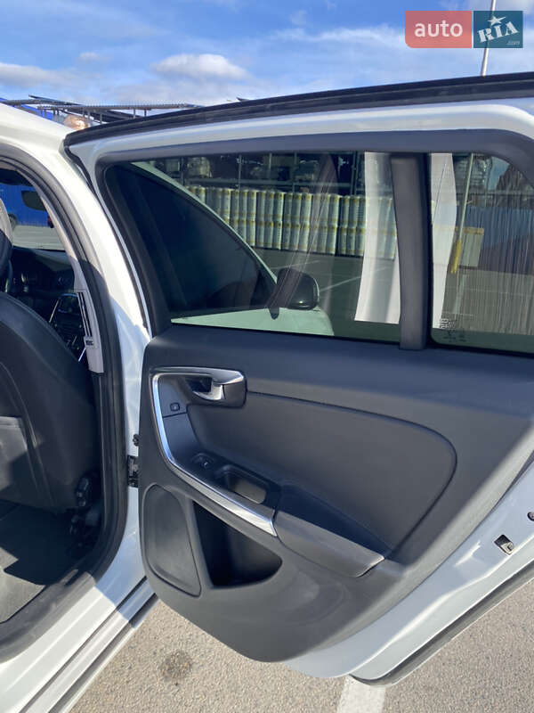 Универсал Volvo V60 2015 в Днепре фото 23 Универсал Volvo V60 2015 в Днепре