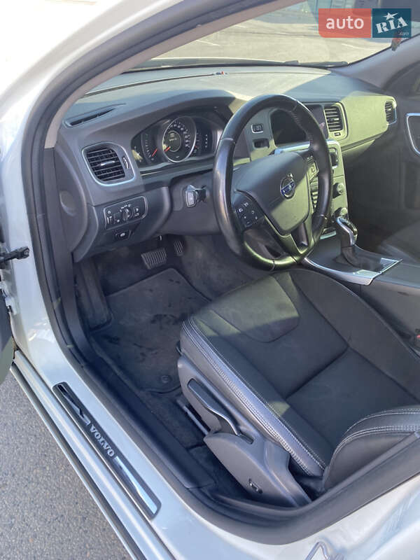 Универсал Volvo V60 2015 в Днепре фото 29 Универсал Volvo V60 2015 в Днепре