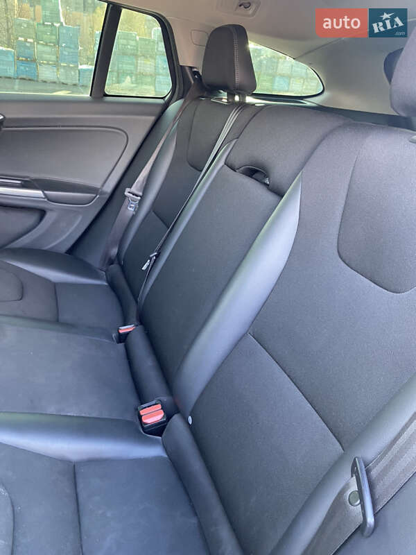 Универсал Volvo V60 2015 в Днепре фото 31 Универсал Volvo V60 2015 в Днепре