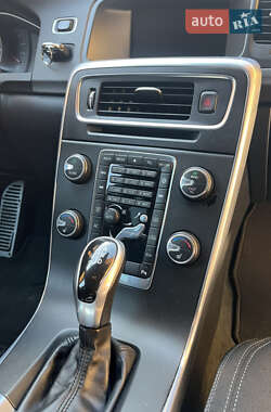 Универсал Volvo V60 2014 в 