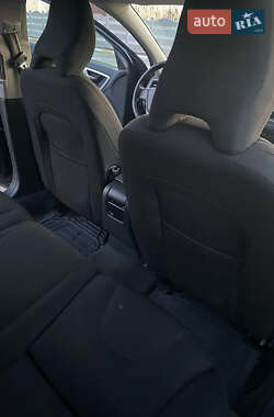 Универсал Volvo V60 2011 в 