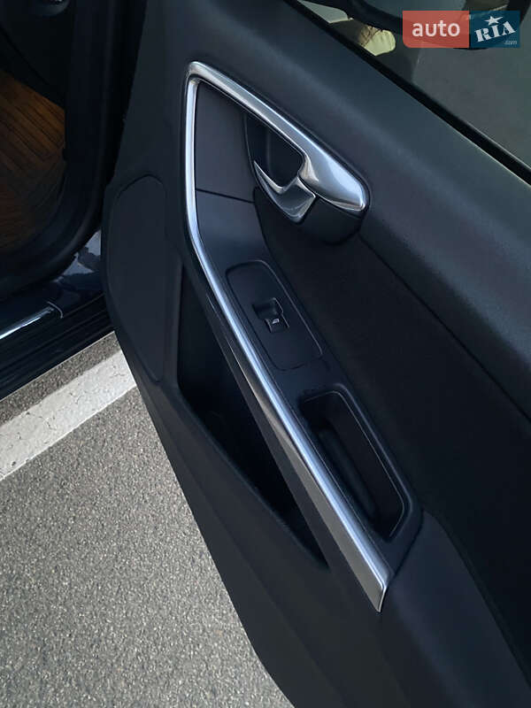 Універсал Volvo V60 2011 в Києві