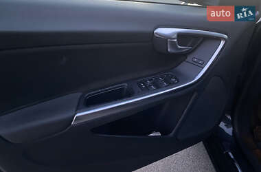 Универсал Volvo V60 2011 в 