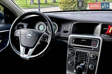 Универсал Volvo V60 2010 в 