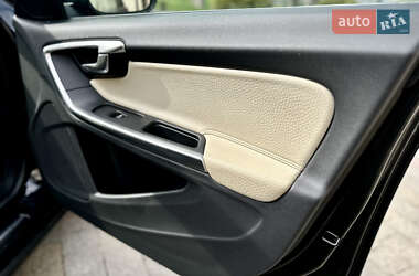 Универсал Volvo V60 2010 в 