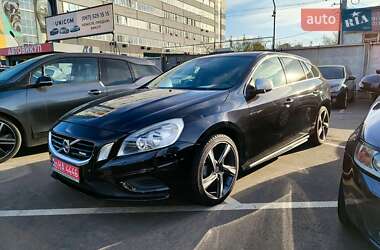 Универсал Volvo V60 2013 в 