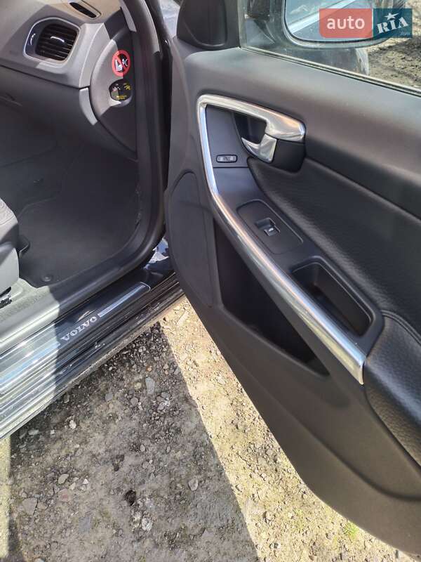Универсал Volvo V60 2012 в Львове