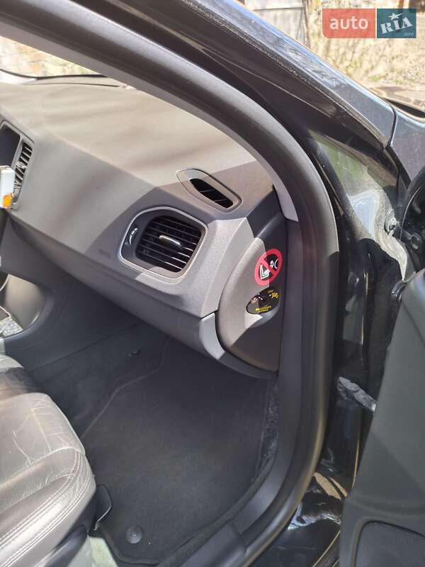 Универсал Volvo V60 2012 в Львове