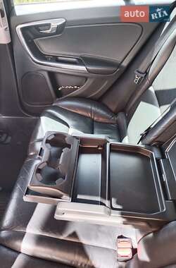 Универсал Volvo V60 2012 в 