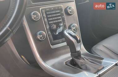 Универсал Volvo V60 2014 в 