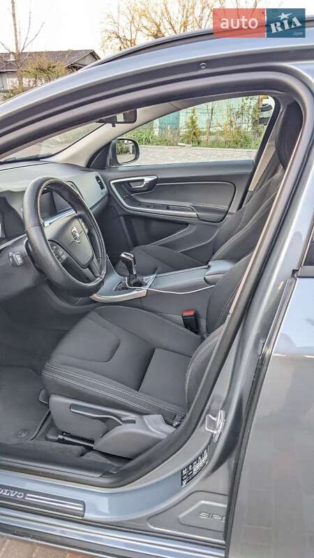 Универсал Volvo V60 2018 в Киеве фото 6 Универсал Volvo V60 2018 в Киеве