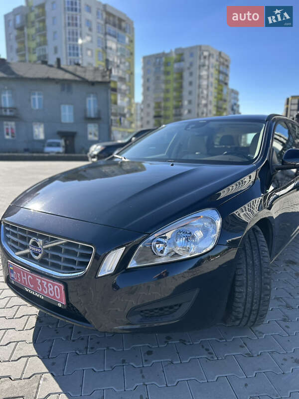 Универсал Volvo V60 2012 в Львове